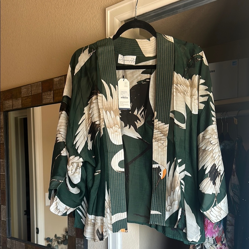 Beautiful Kimono with swan print
